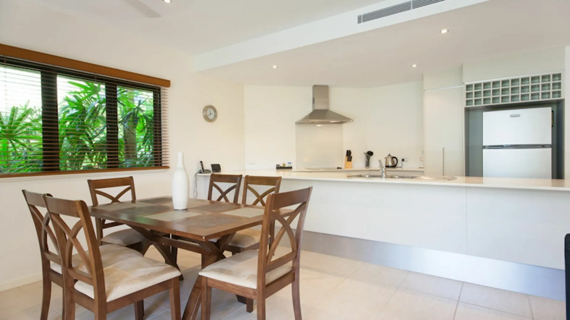 Peponi 2 - Beachfront Apartment Yorkeys Knob