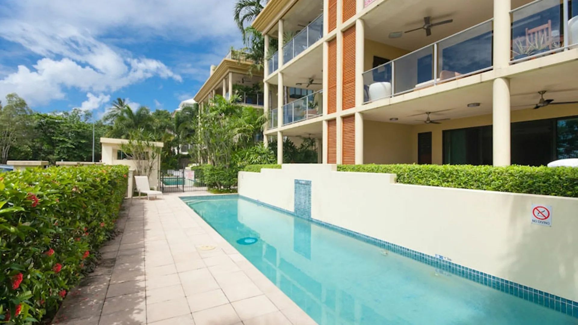 Peponi 2 - Beachfront Apartment Yorkeys Knob 0*,  أستراليا